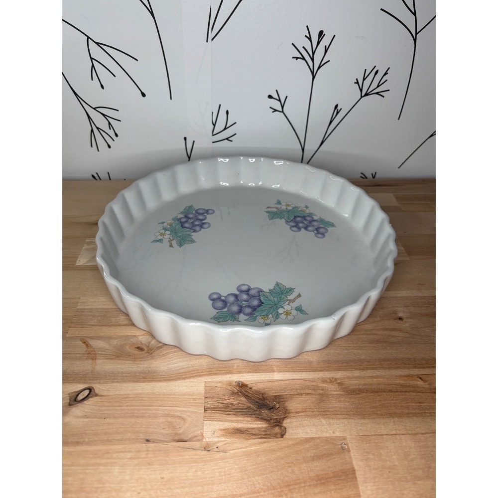 Kar Min Ceramic Quiche Tart Pan White Purple Grape Floral Fluted 9.5 Inch